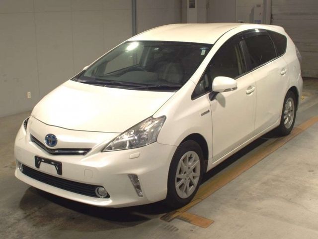 4400 Toyota Prius alpha ZVW41W 2012 г. (TAA Kyushu)